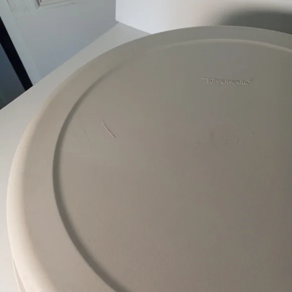 Vtg Tupperware Serving Dish with Cover and 6 Compartments plus Dip Bowl with Lid - Picture 10 of 12